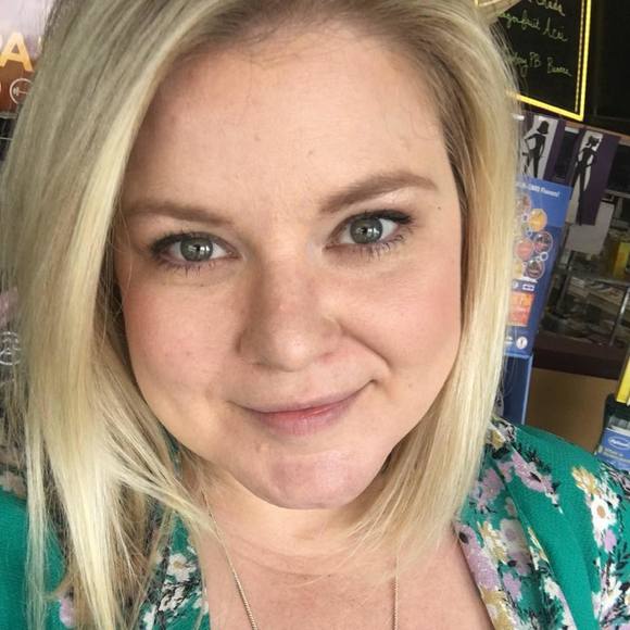 Meet your Posher, Sarah - Picture 1 of 1